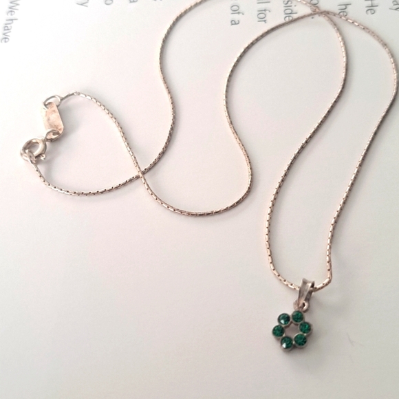 Jewelry - ❤️❤️❤️925 sterling silver Magnolia necklace